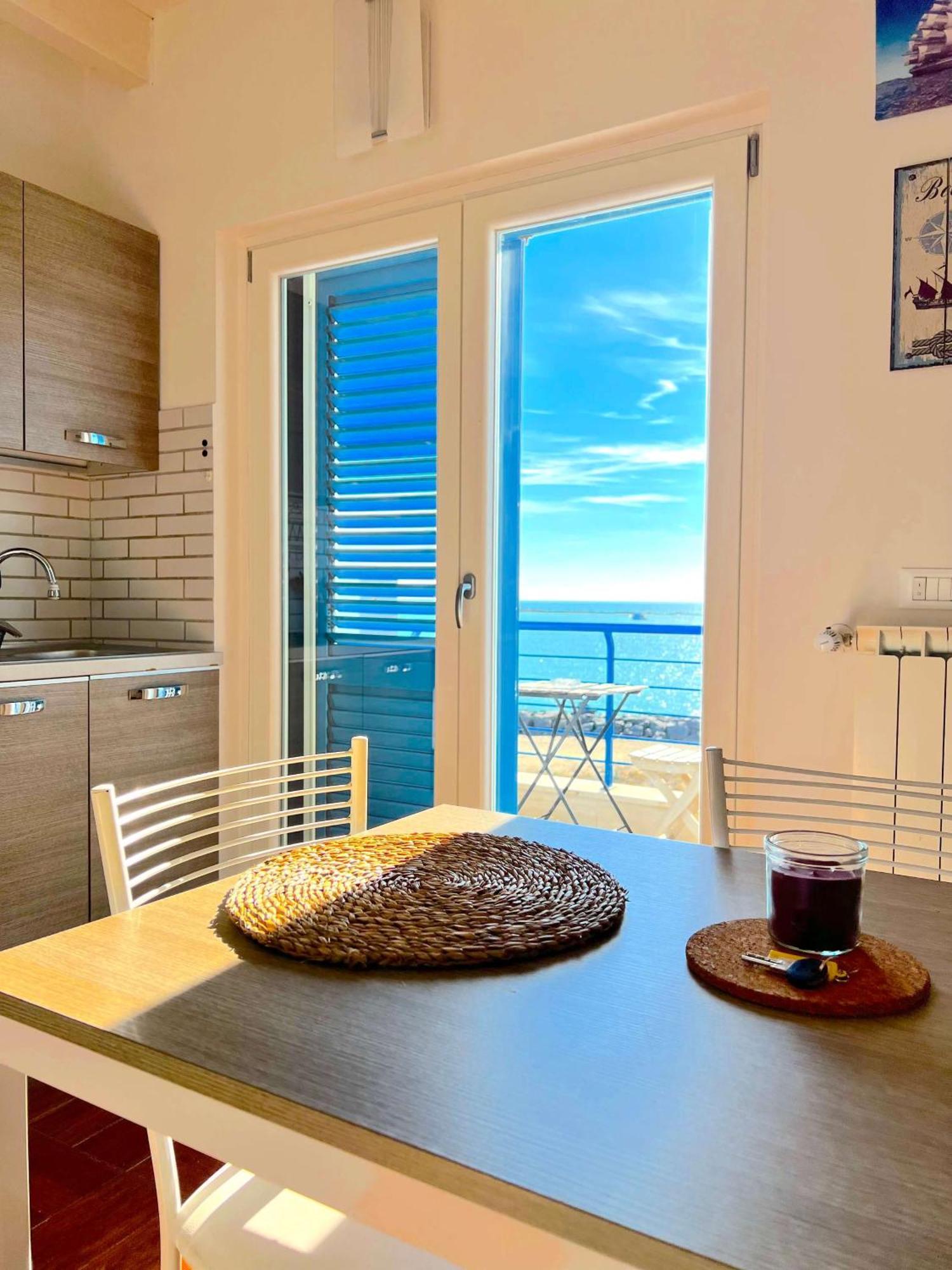 Alba Suite-Rome Airport Fco-Fronte Mare Фьюмичино Экстерьер фото